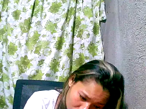 Snapshot of Sweeetgurll chatting on 09/21/25, 05:47 Sweeetgurll online show from 09/21/25, 05:47