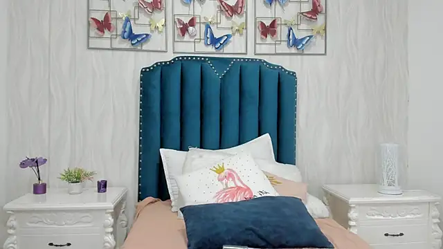 Snapshot of Alison_Carde05 chatting on 10/16/25, 07:37 Alison Carde05 online show from 10/16/25, 07:37