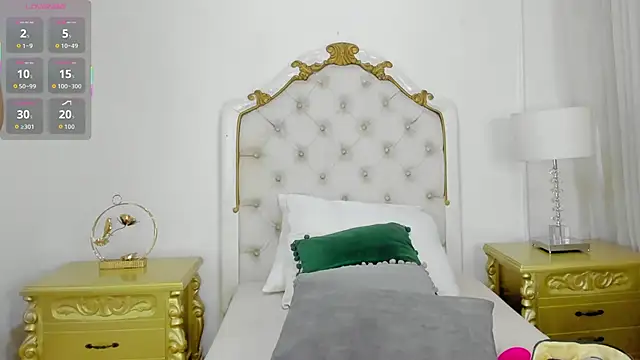 Snapshot of Alison_Carde05 chatting on 10/28/25, 11:58 Alison Carde05 online show from 10/28/25, 11:58