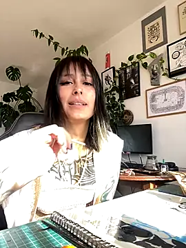 Snapshot of PuraTinta_miau chatting on 11/12/25, 11:21 PuraTinta miau online show from 11/12/25, 11:21