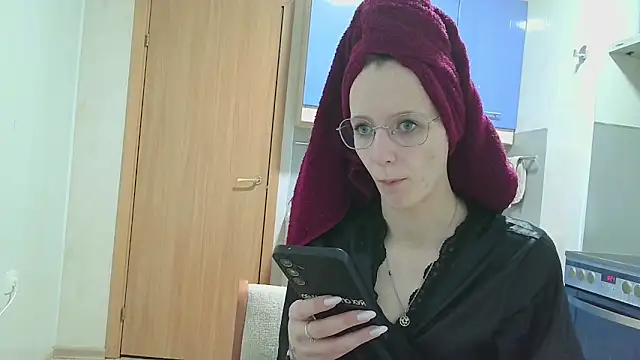 Lucy Divine online show from 12/18/25, 09:54