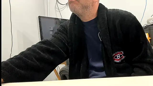 frankyjones8989 online show from 12/05/25, 03:30