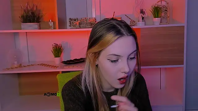 luna tin online show from 10/14/25, 07:14