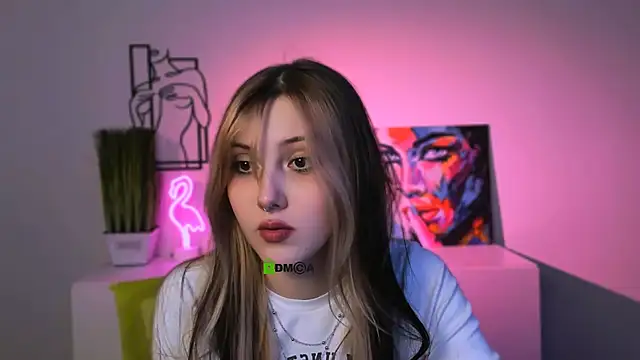 luna tin online show from 11/28/25, 07:05