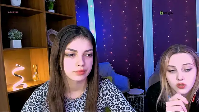 luna tin online show from 12/14/25, 02:44