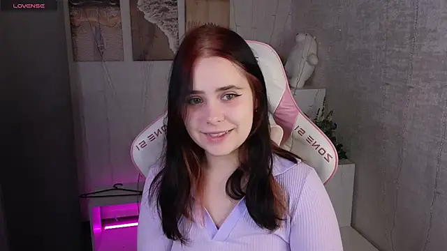 Snapshot of Alis_Platt chatting on 09/18/25, 01:18 Alis Platt online show from 09/18/25, 01:18