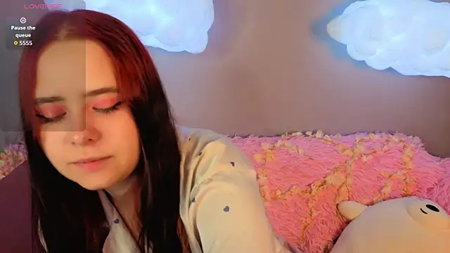 Snapshot of Alis_Platt chatting on 05/11/26, 01:00 Alis Platt online show from 05/11/26, 01:00