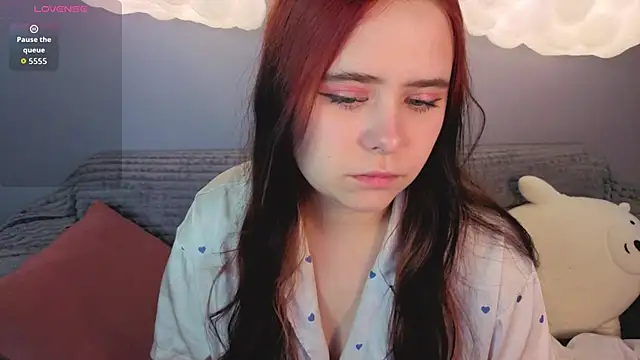 Snapshot of Alis_Platt chatting on 05/26/26, 01:01 Alis Platt online show from 05/26/26, 01:01
