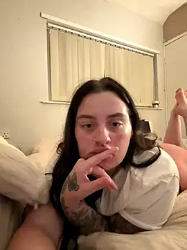 Snapshot of Victoriasteel chatting on 10/23/25, 11:03 Victoriasteel online show from 10/23/25, 11:03