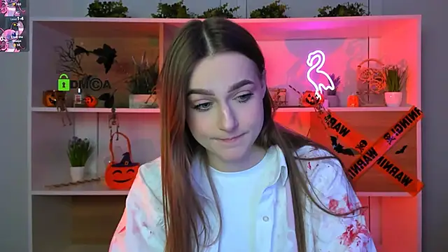 Snapshot of aria_moo chatting on 10/28/25, 08:11 aria moo online show from 10/28/25, 08:11