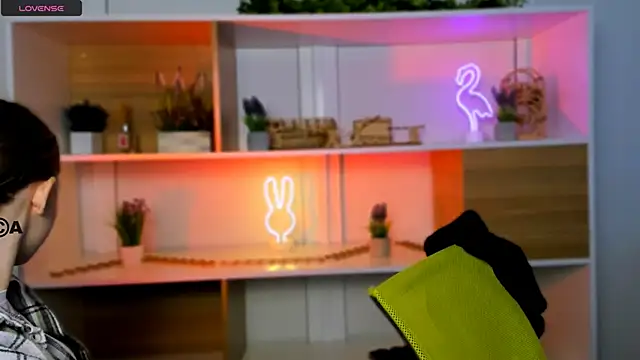 Snapshot of aria_moo chatting on 11/13/25, 05:50 aria moo online show from 11/13/25, 05:50