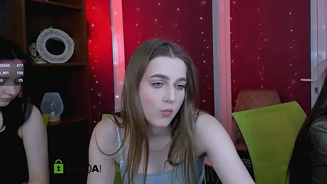 Snapshot of aria_moo chatting on 11/18/25, 07:35 aria moo online show from 11/18/25, 07:35