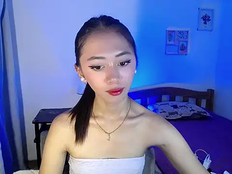 lovely kiannaHugecock online show from 03/07/26, 07:49