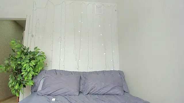 Kelly Gerzikaa online show from 03/22/26, 04:27