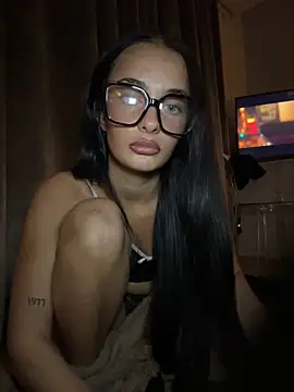 Snapshot of Spicy-Rosie20 chatting on 12/16/25, 08:47 Spicy-Rosie20 online show from 12/16/25, 08:47