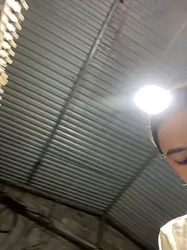 Snapshot of han-cute chatting on 10/13/25, 01:22 han-cute online show from 10/13/25, 01:22