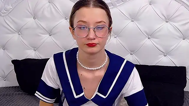 MaeLili online show from 12/15/25, 12:48