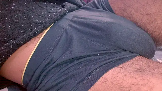 Snapshot of funndudd chatting on 12/15/25, 01:26 funndudd online show from 12/15/25, 01:26