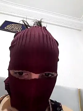 Snapshot of Ahalm chatting on 09/25/25, 12:53 Ahalm online show from 09/25/25, 12:53