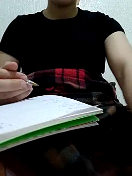 Snapshot of Ahalm chatting on 10/06/25, 08:06 Ahalm online show from 10/06/25, 08:06