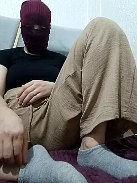 Snapshot of Ahalm chatting on 10/27/25, 10:03 Ahalm online show from 10/27/25, 10:03