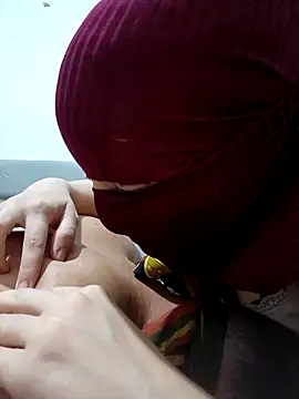 Snapshot of Ahalm chatting on 10/29/25, 10:00 Ahalm online show from 10/29/25, 10:00