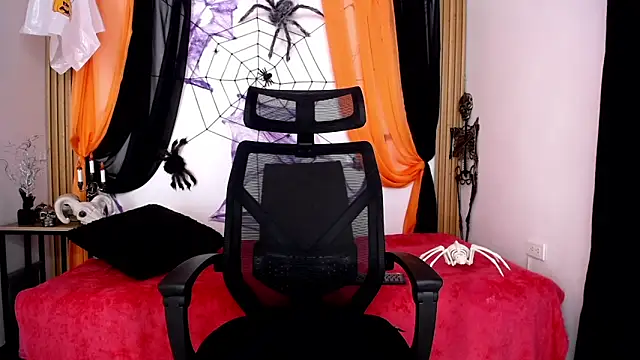 Snapshot of KENDALL_ART chatting on 10/21/25, 08:09 KENDALL ART online show from 10/21/25, 08:09