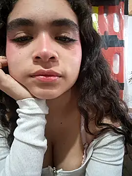 Snapshot of KENDALL_ART chatting on 11/29/25, 09:40 KENDALL ART online show from 11/29/25, 09:40