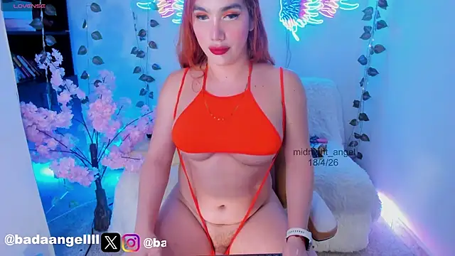 Snapshot of midnight_angell chatting on 04/19/26, 12:11 midnight angell online show from 04/19/26, 12:11