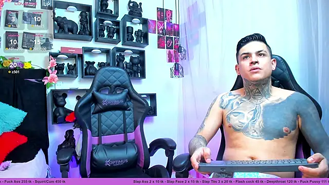 Sarahandzack online show from 10/14/25, 04:41