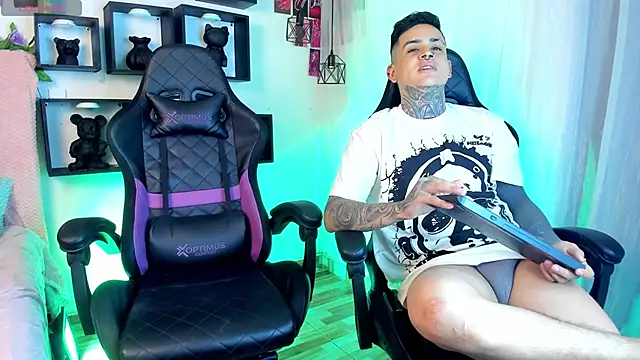 Sarahandzack online show from 11/14/25, 06:12