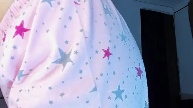 Snapshot of tianastone_ chatting on 10/27/25, 03:43 tianastone online show from 10/27/25, 03:43