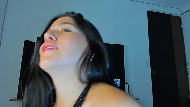 Snapshot of tianastone_ chatting on 11/07/25, 02:22 tianastone online show from 11/07/25, 02:22