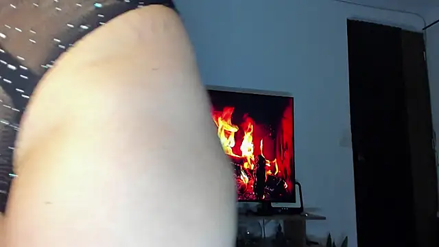 Snapshot of tianastone_ chatting on 12/04/25, 02:10 tianastone online show from 12/04/25, 02:10