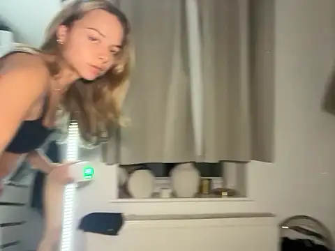 KayleeBella online show from 11/10/25, 09:25