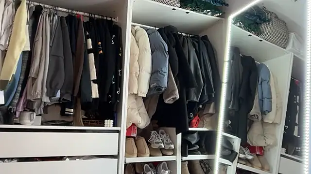 KayleeBella online show from 12/19/25, 02:35