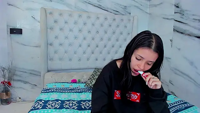 Ari and Storm online show from 11/19/25, 02:28