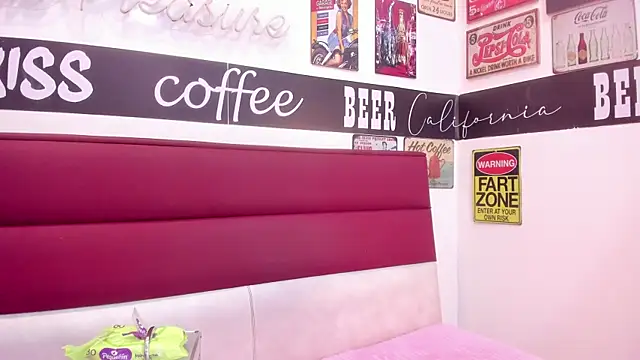 Scarlett 14  online show from 11/20/25, 03:07