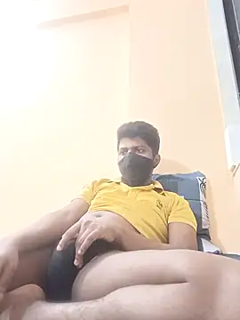 Snapshot of sexy_boy_986 chatting on 10/04/25, 03:43 sexy boy 986 online show from 10/04/25, 03:43