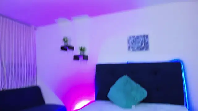 Snapshot of EimmyCruz_mc chatting on 09/30/25, 05:40 EimmyCruz mc online show from 09/30/25, 05:40