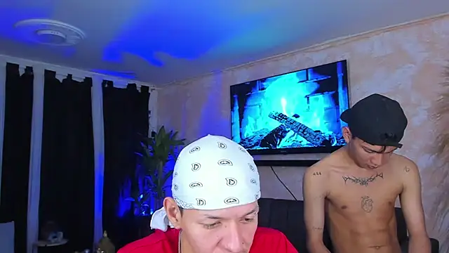 Snapshot of Marcus_and_Tony chatting on 09/26/25, 04:05 Marcus and Tony online show from 09/26/25, 04:05