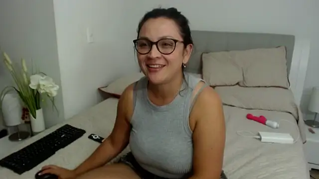 sophie lopez1 online show from 12/19/25, 03:46