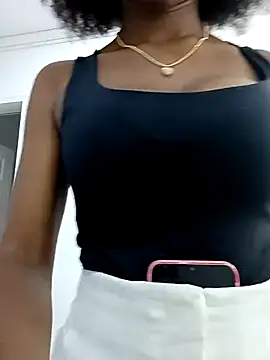 Snapshot of AmiraMorgan chatting on 10/07/25, 03:04 AmiraMorgan online show from 10/07/25, 03:04