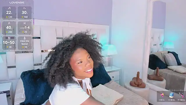 Snapshot of AmiraMorgan chatting on 11/14/25, 03:27 AmiraMorgan online show from 11/14/25, 03:27