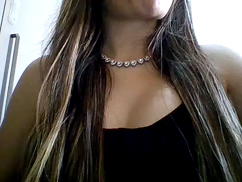 Yasleal online show from 04/23/26, 08:11