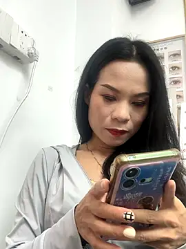 Snapshot of Baby-mmm chatting on 10/28/25, 07:12 Baby-mmm online show from 10/28/25, 07:12