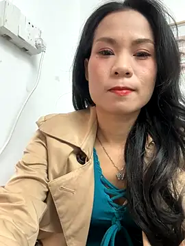 Snapshot of Baby-mmm chatting on 11/19/25, 05:40 Baby-mmm online show from 11/19/25, 05:40