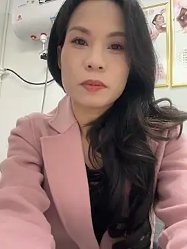 Snapshot of Baby-mmm chatting on 11/21/25, 04:55 Baby-mmm online show from 11/21/25, 04:55