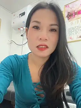 Snapshot of Baby-mmm chatting on 11/29/25, 09:45 Baby-mmm online show from 11/29/25, 09:45