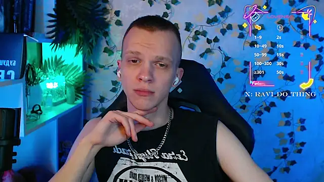 Snapshot of frozen_boy chatting on 09/09/25, 03:55 frozen boy online show from 09/09/25, 03:55